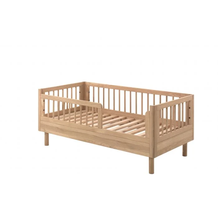 Lit enfant FORREST 70x140 cm en chêne Vipack