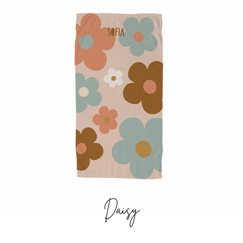 Serviette de plage personnalisée avec le nom de Daisy - Plusieurs couleurs disponibles