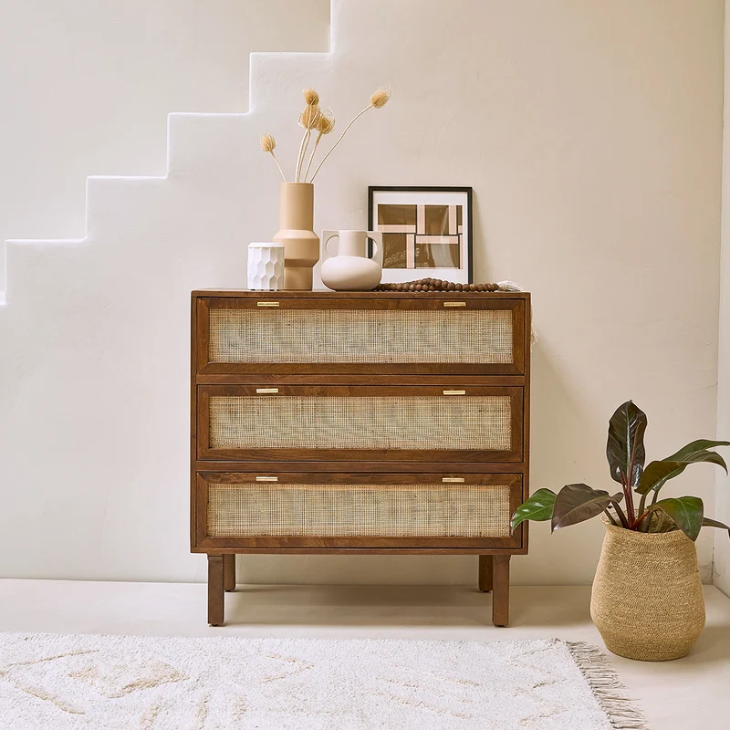 Commode en manguier massif et cannage finition noyer 90 cm