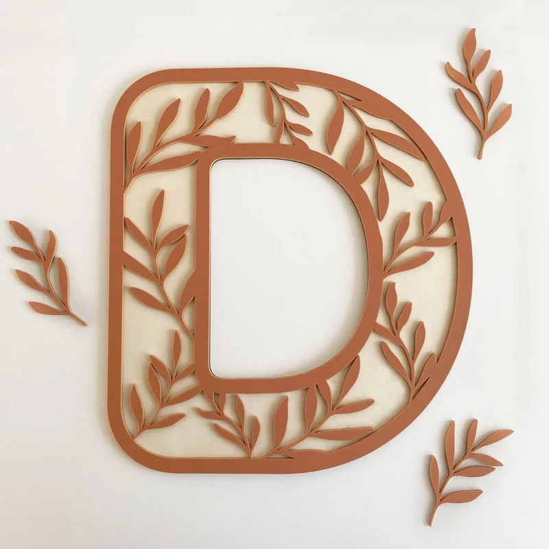 Lettres acryliques décorées uniques - Plusieurs couleurs disponibles