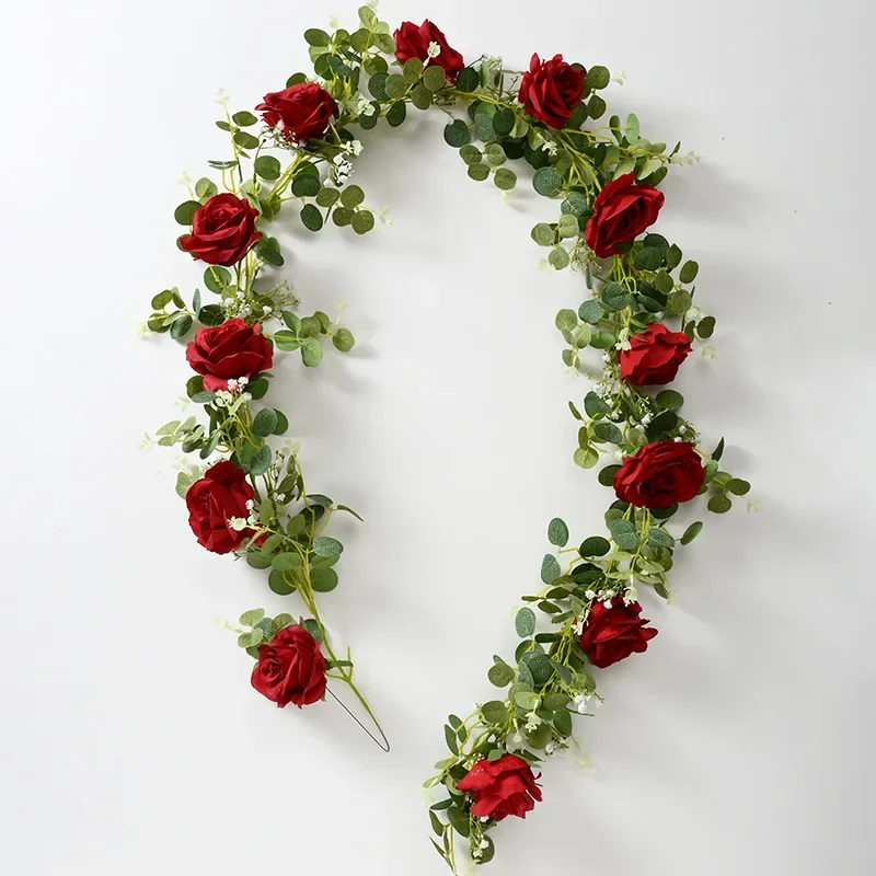 fleurs artificielles roses et plantes vertes pour décoration intérieure