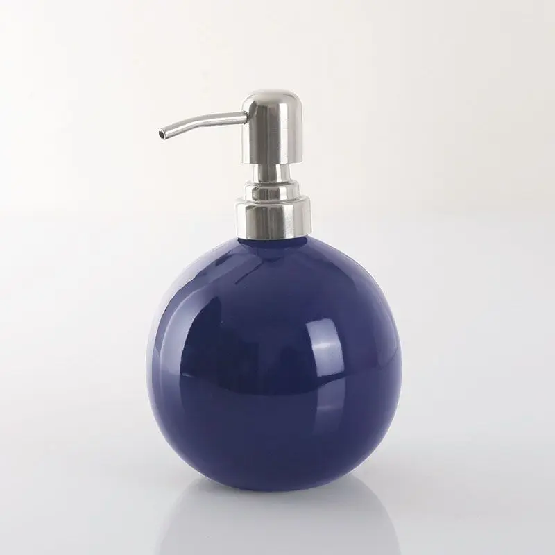 bouteille de gel douche et savon pour les mains accessoires de salle de bain