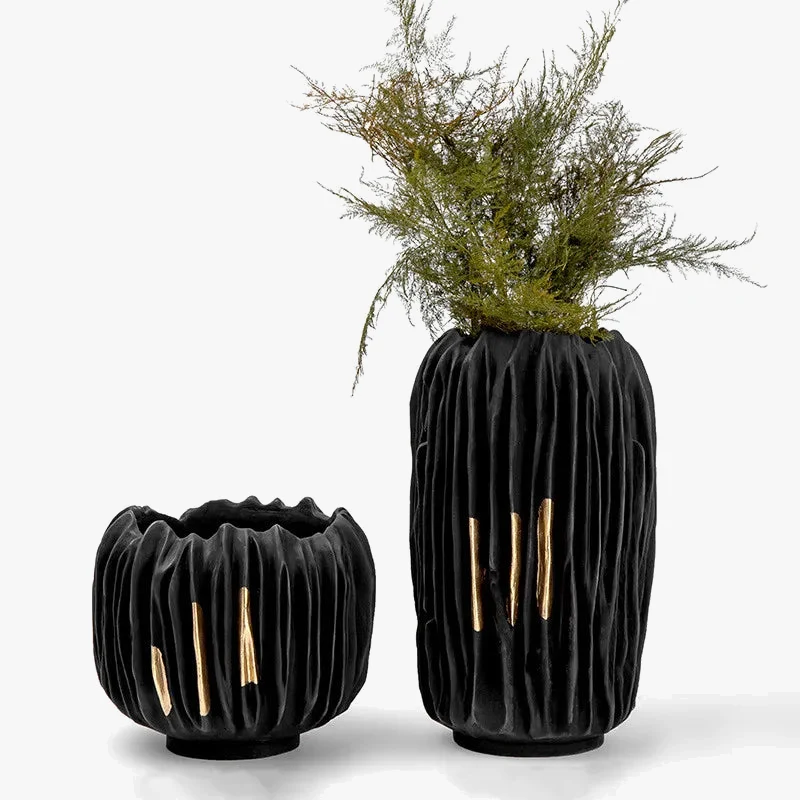 vase en résine plissée ornement artisanal pour décoration maison