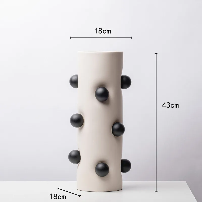vase créatif géométrique pour composition florale décorative